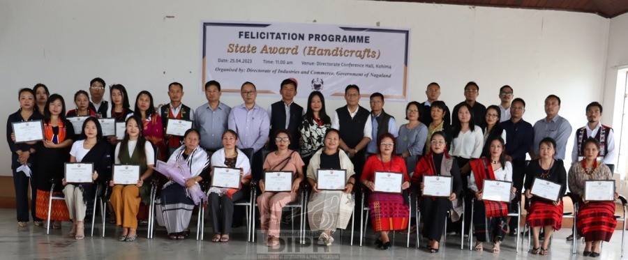 Padmashree 2023 awardee, Neihunuo Sorhie along with the state awardees in Handicraft and Commissioner and Secretary (I&C) director, Kekhrievor Kevichusa and staff of Directorate of Industries & Commerce at the felicitation programme on April 25.